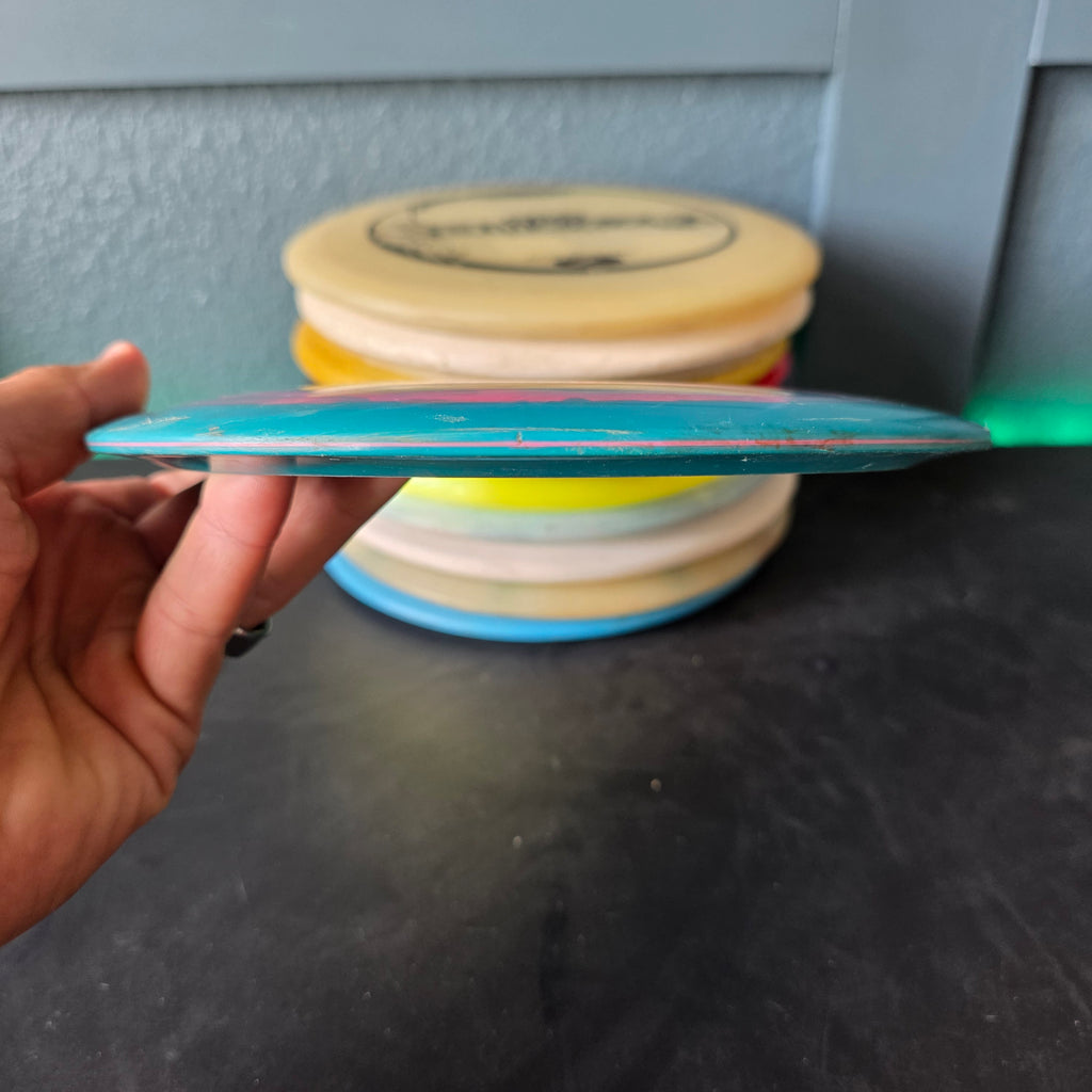 Discmania Mystery Box Color Madness Essense 170g ink on rim 6.5/10