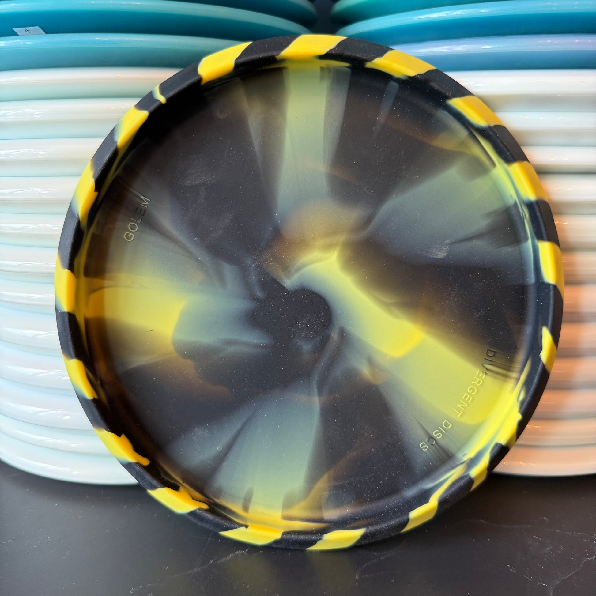 Divergent discs Golem