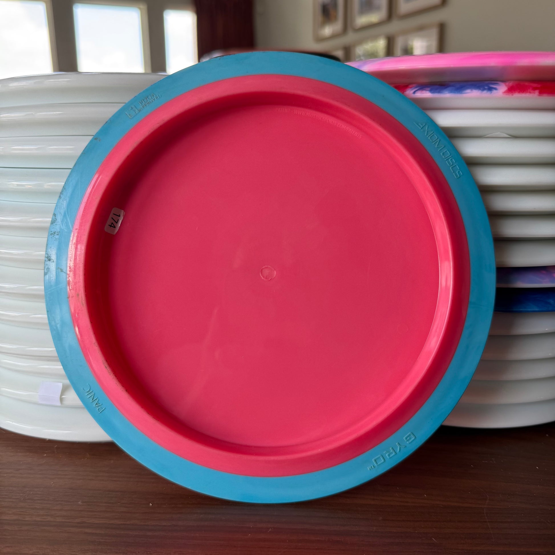 Axiom Neutron Panic 8/10