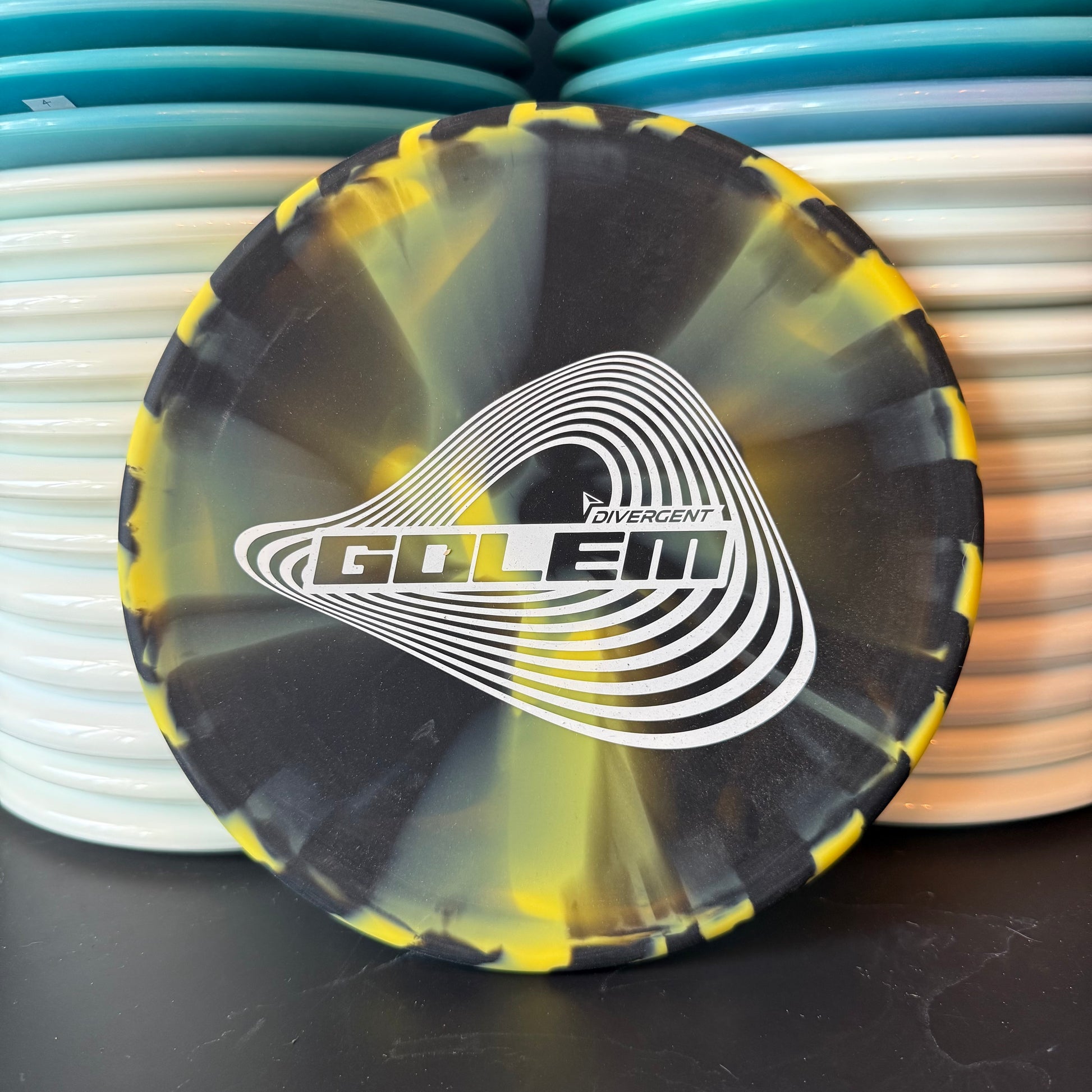 Divergent discs Golem