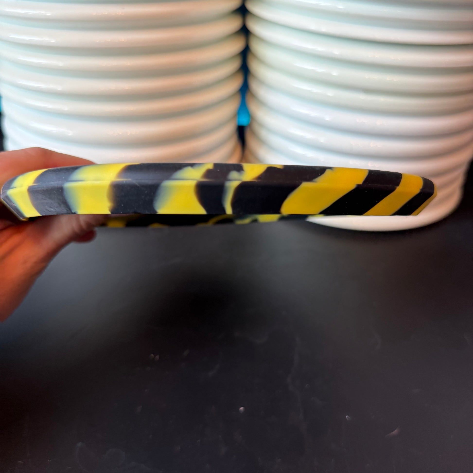 Divergent discs Golem