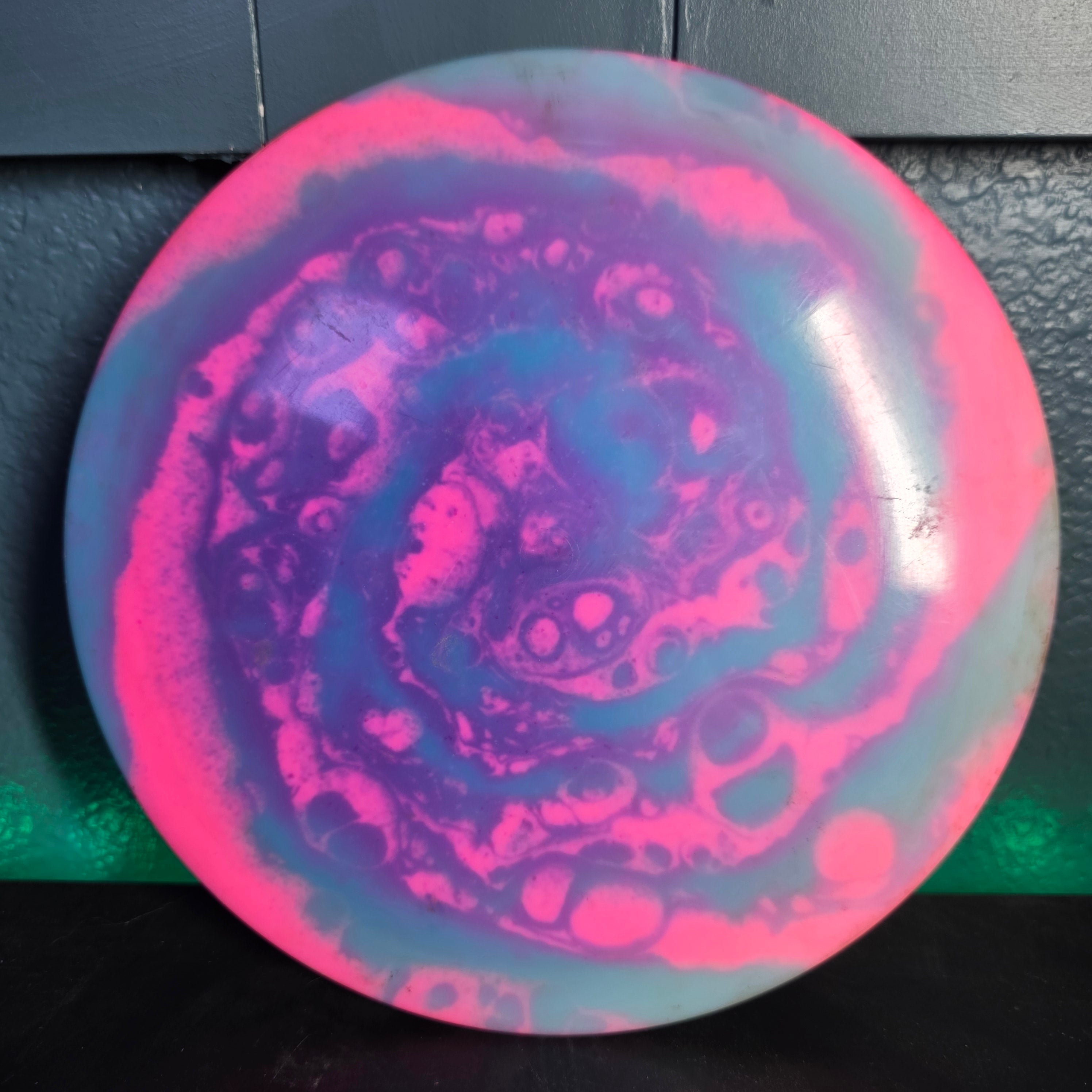 Discmania glow fd2 I dyed 174g 7/10