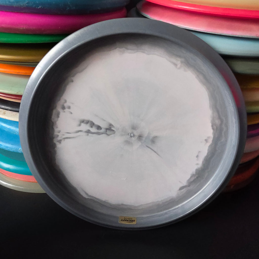 6 Claw Paul McBeth Discraft ESP Buzzz 180g 9.5/10