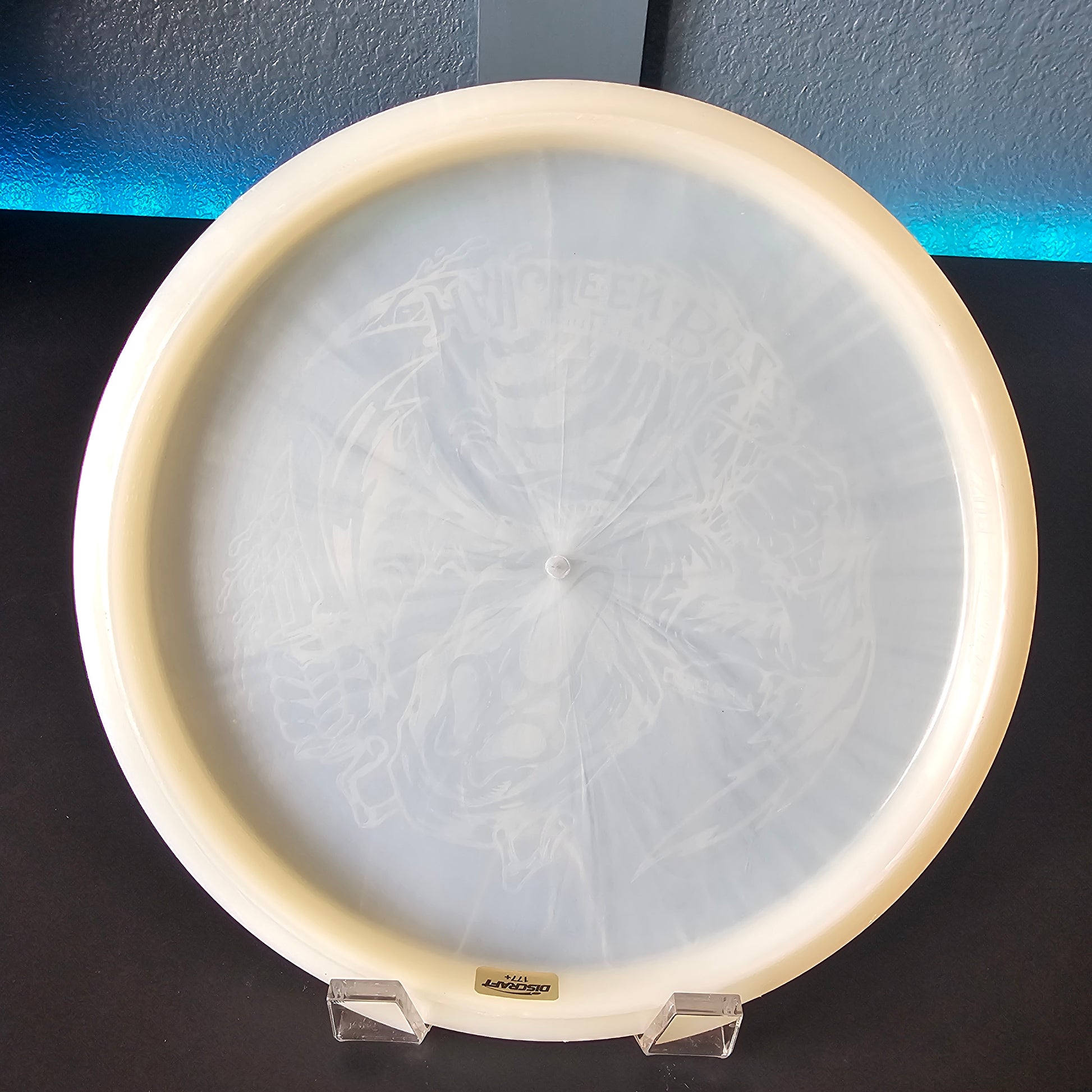 Dyed Discraft Z Glo Halloween edition Buzzz ghost stamp 9/10 177g