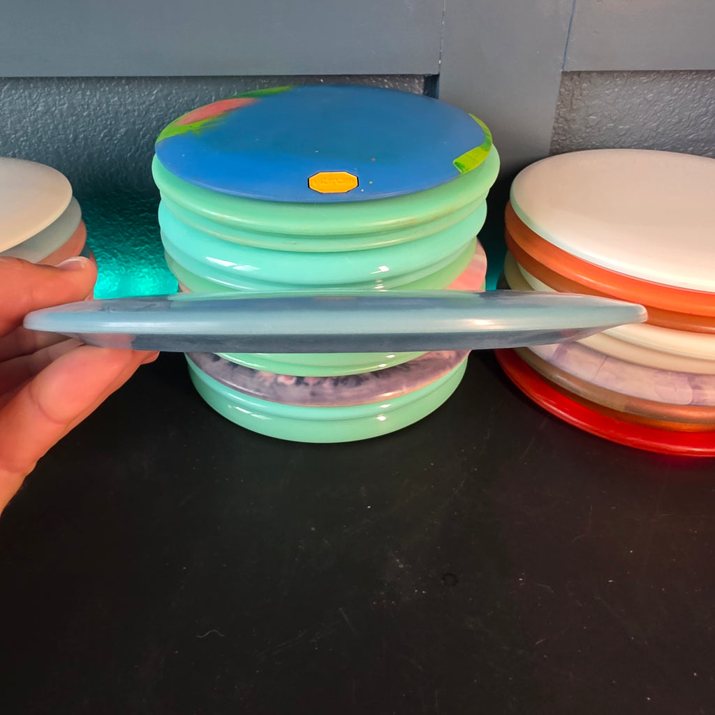 2021 Sexton Firebird Innova Color Glow Champion 173g 9.5/10